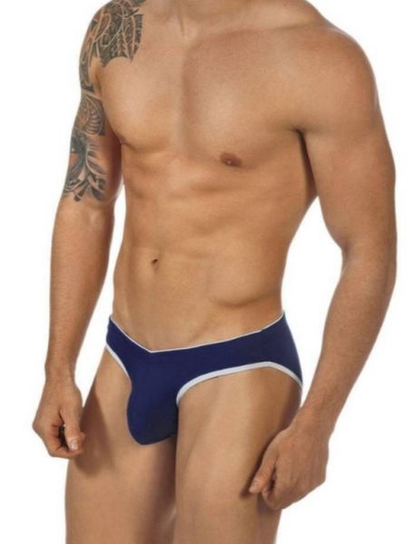 Men model brief