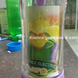 Portable and rechargeable battery juice blender