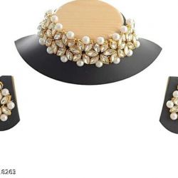 Allure Chunky Women Necklaces & Chains