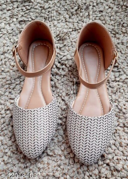 Ravishing Women Flats Closed Back