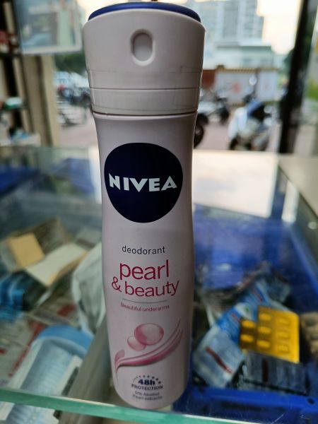 Nivea pearl & beauty