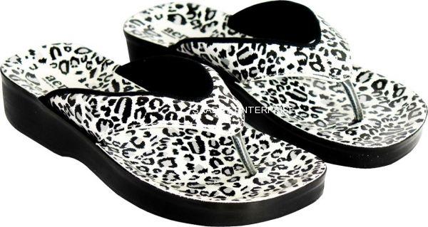 Aerosoft Women's Flip Flops slippers 848