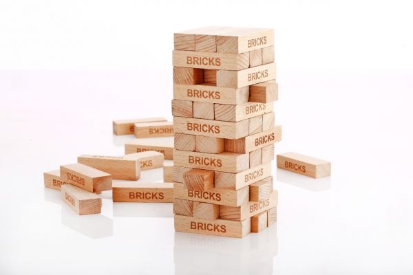 BRICKS TOYS (GAME)