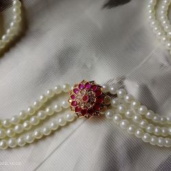 White pearl neck choker with guaranteed ruby colour pendant