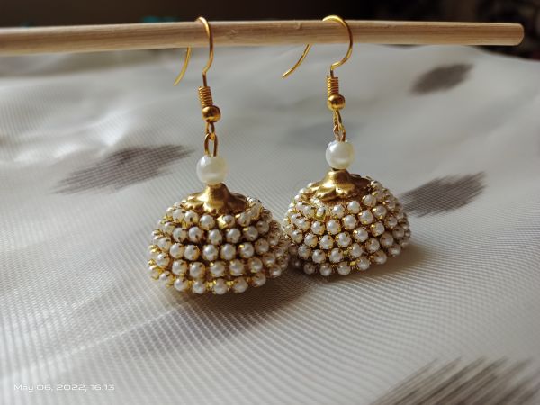 Heavy small pearl earings 