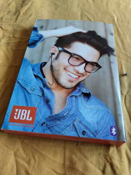 JBL WIRELESS HEADSETS BLUETOOTH