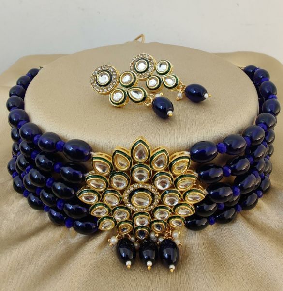 Beautiful Premium Quality Choker Neaklace With Beautiful Earrings  