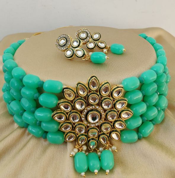 Beautiful Premium Quality Choker Neaklace With Beautiful Earrings  