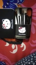 Makeup brushes 