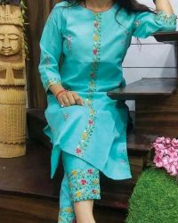 Trendy Graceful Women Kurta set 