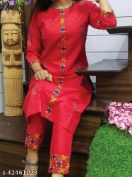 Trendy Graceful Women Kurta set 