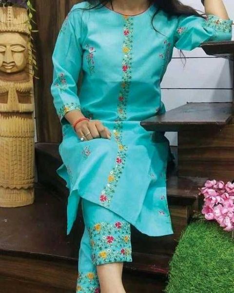 Trendy Graceful Women Kurta set 