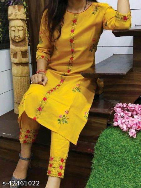 Trendy Graceful Women Kurta set 
