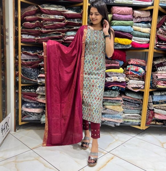 Pant pair with dupatta 