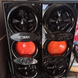Multimedia speaker