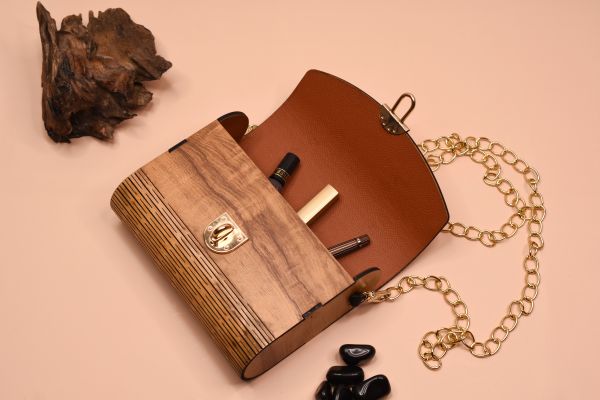 WOODEN  BEG
