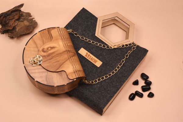 WOODEN HENMEND BEG