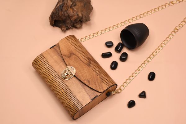 WOODEN  BEG