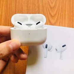 AirPods Pro Wireless Charging Case