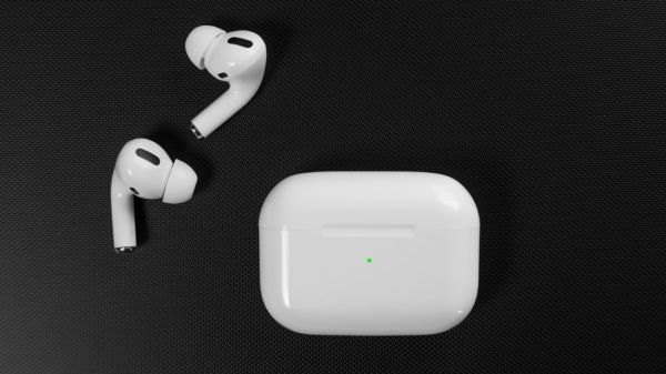 AirPods Pro Wireless Charging Case
