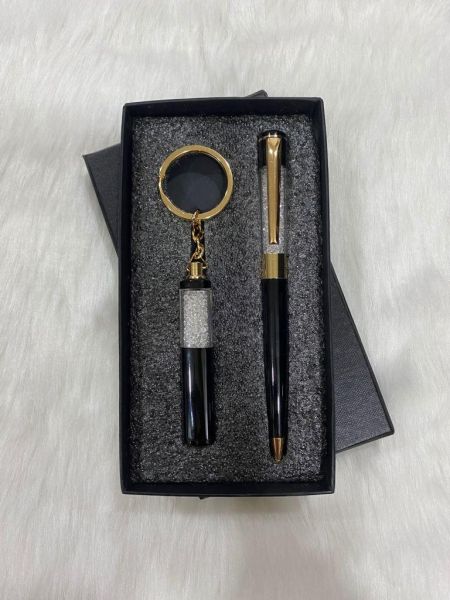 Pen with keychain set