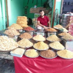 Kaju mixchar 