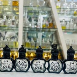 Fancy and unique bottles for perfume 