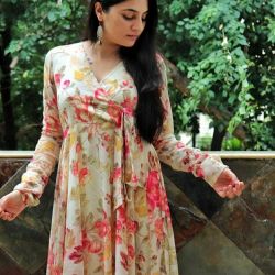 Design Number 078 White Knot   For an absolutely stunning look, wear this long dress we would love to go floral all the time like you! This floral printed georgette maxi dress is uniquely designed with full sleeve it is giving perfect stylish look for this season.   Size : M(38) L(40) XL(42) XXL(44) Lenth : 52 Inch Flare : 3.5 Mtrs   