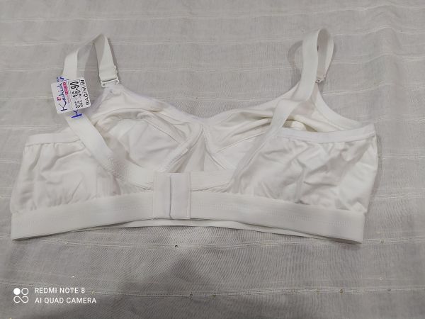 Kashish premium lingerie size:- 36-90 colour :-  white. adjustable straps ,full coverage.