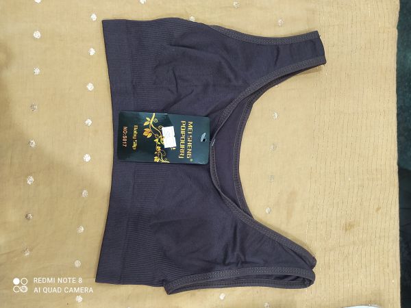 Imported fabric sports bra . size - 30-32 strechable, comfortable colour-6