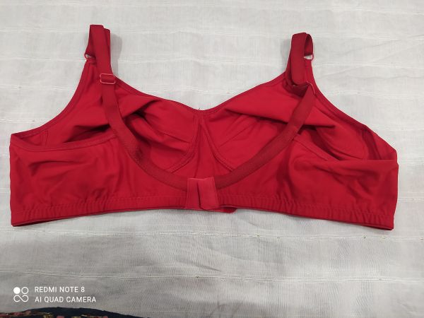 Kashish premium lingerie bra , size:-40-100, colour black, blue, red,navy blue, rubby pink. Adjustable straps,comfortable to wear, fabric- hosiery cotton.,