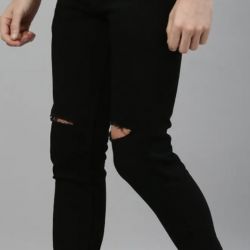 Black knee torn casual ankel fit