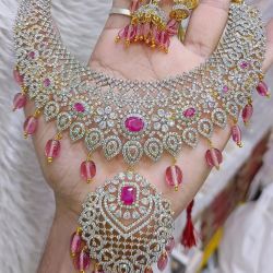 White and pink stone set 