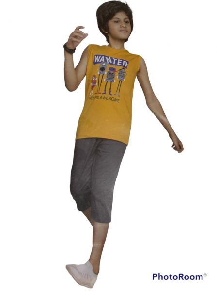 ch fashion slvless t shirts and capri set age 2 year to 6 year