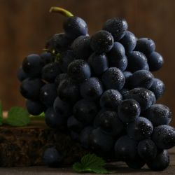 Organic Black Grapes