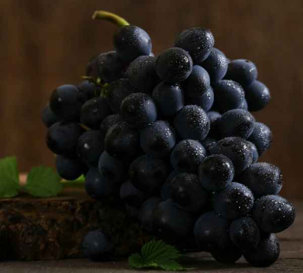 Organic Black Grapes